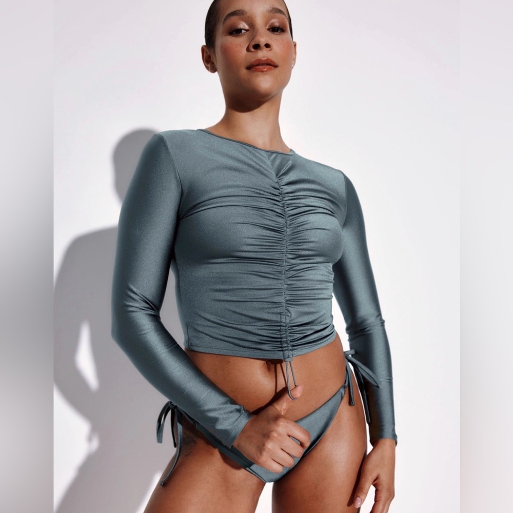 Knix long sleeve swim top size small - Picture 2 of 4